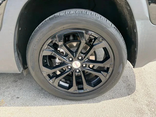 Used 2019 Black GMC SLE image 31