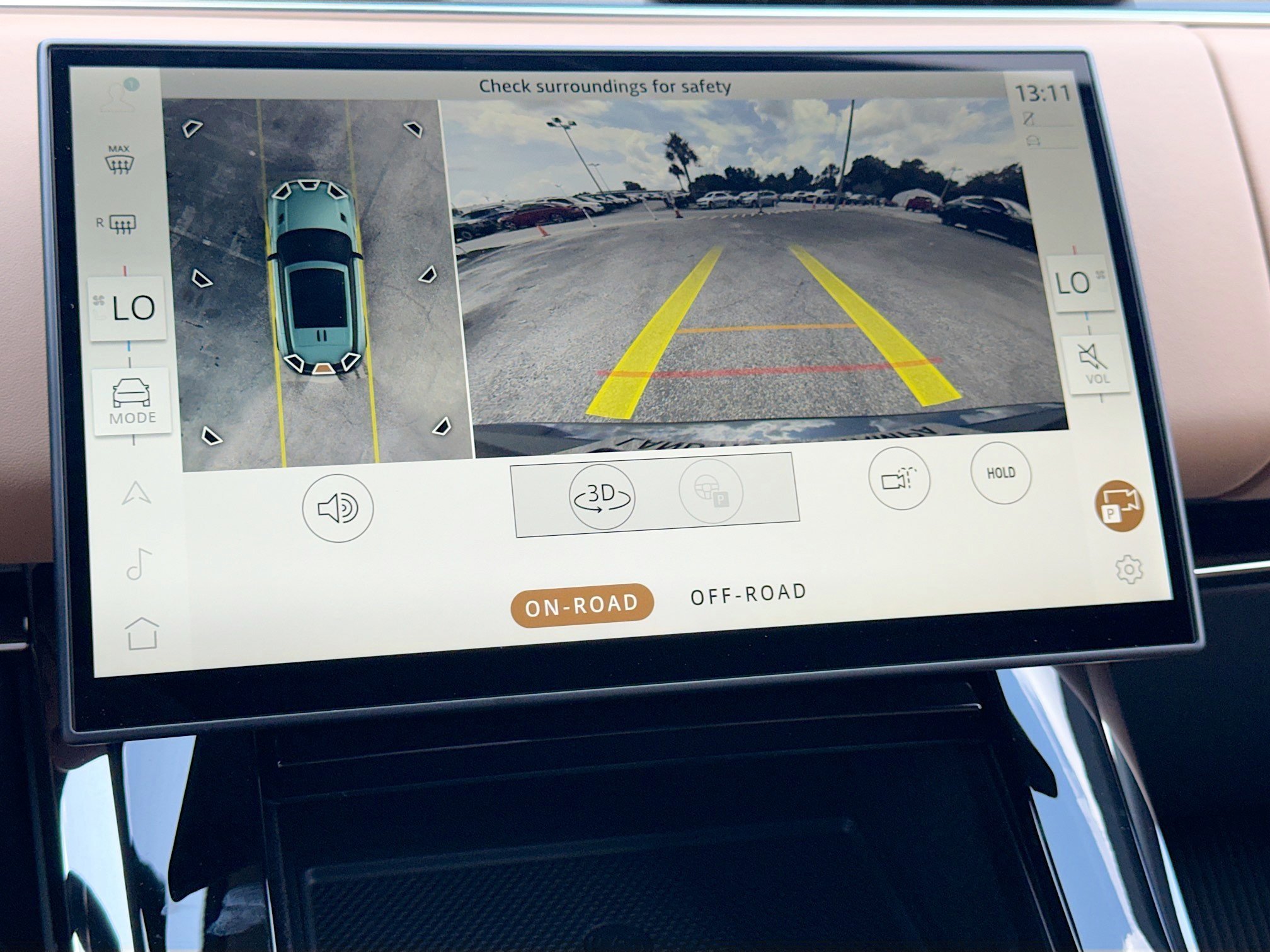 New 2026 Fuji White LAND ROVER SE image 33