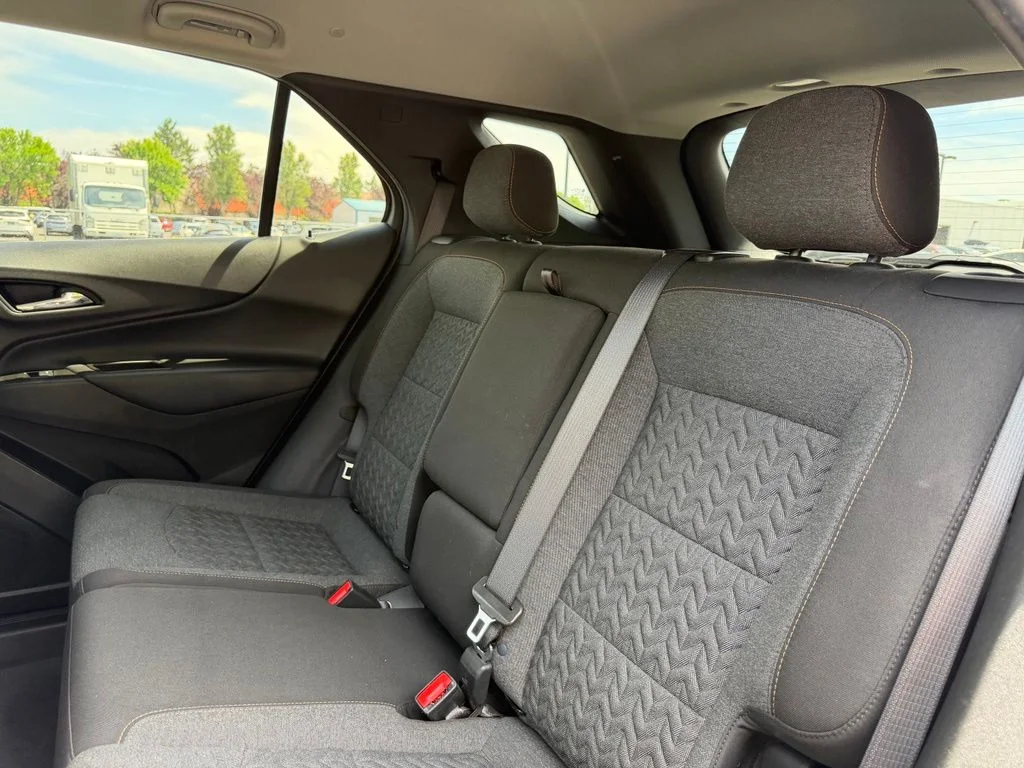 Used 2022 Silver Ice Metallic Chevrolet LT image 31
