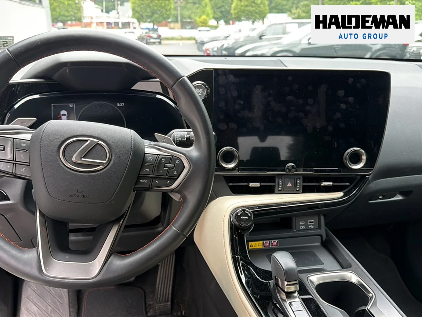 Used 2023 Nori Green Pearl Lexus Premium image 7