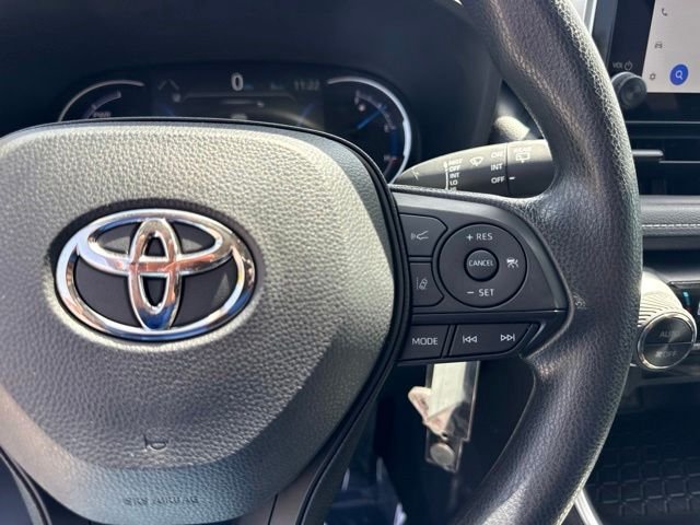 2025 Toyota RAV4 LE - Photo 28