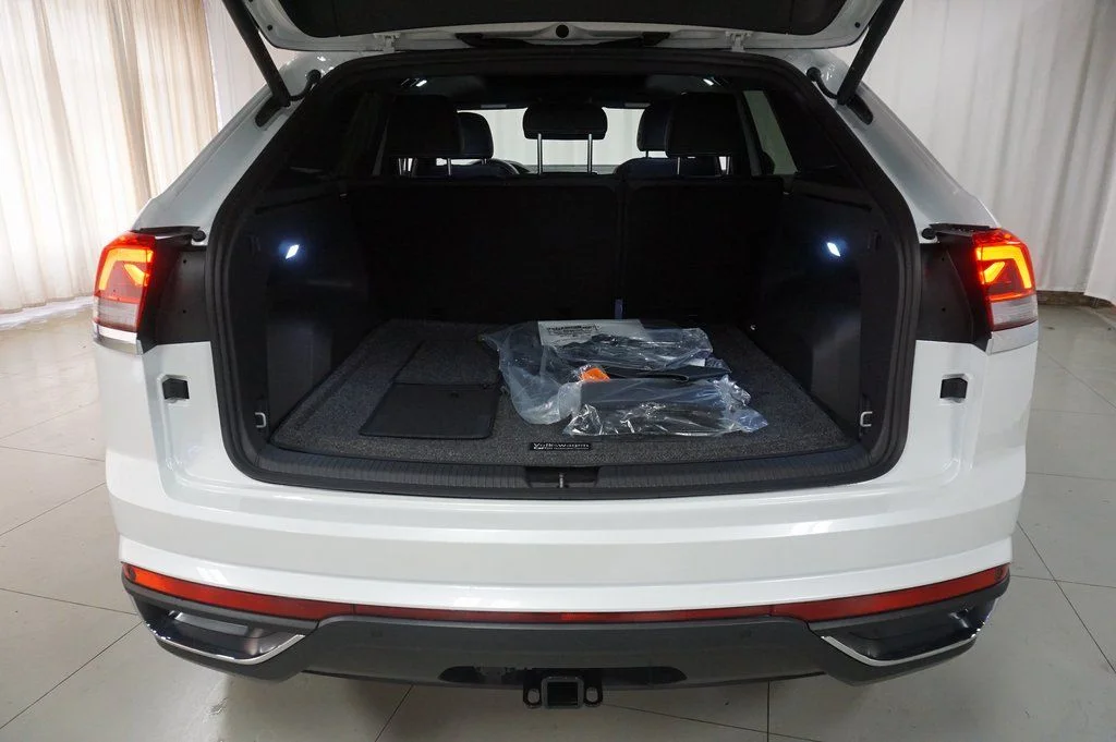 New 2026 White Volkswagen SE w/Technology image 30