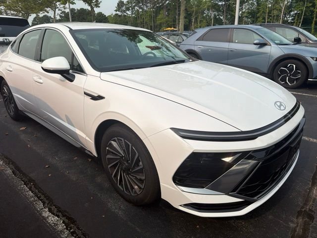 Certified Used 2025 Serenity White Hyundai SEL image 12