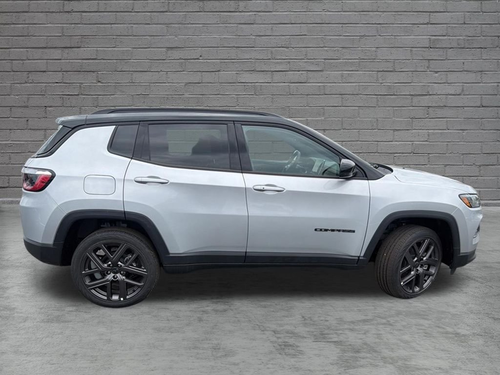 New 2026 Silver Zynith Metallic Clearcoat Jeep Limited image 9
