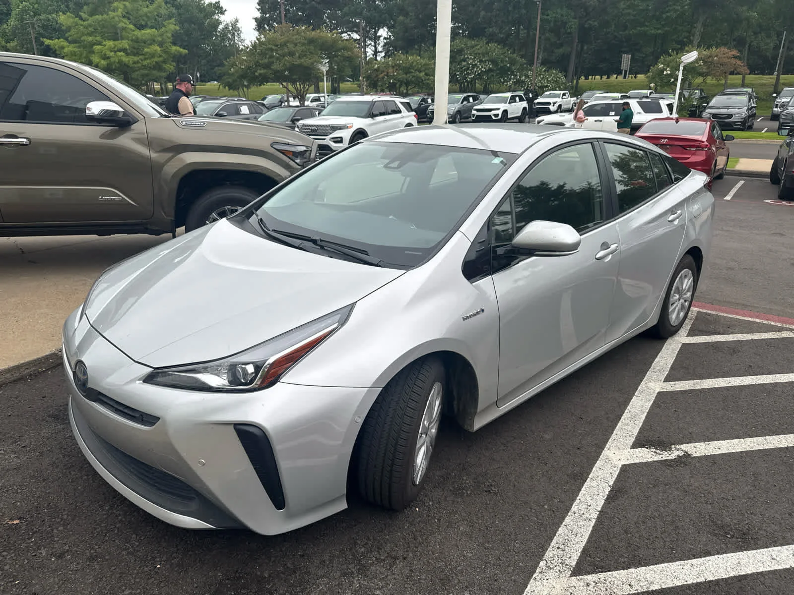 Used 2019 Classic Silver Metallic Toyota LE image 2