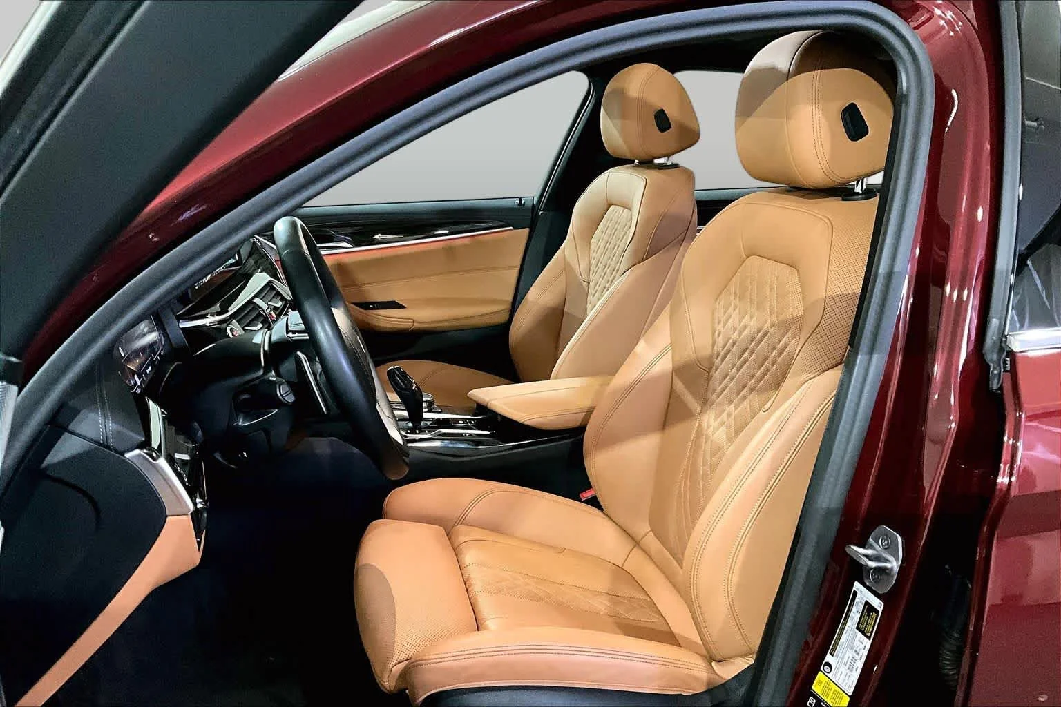 Used 2023 Aventurin Red Metallic BMW 530i xDrive image 8