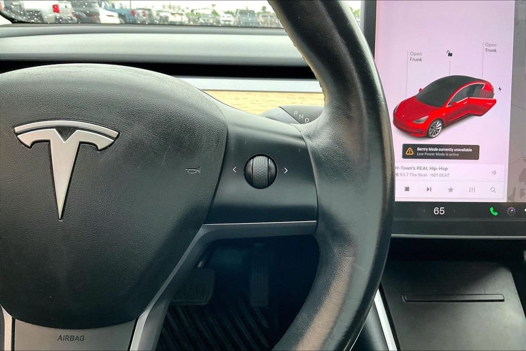 Used 2018  Tesla Long Range image 11