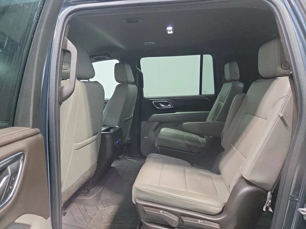 Used 2021 Gray Chevrolet Z71 image 28