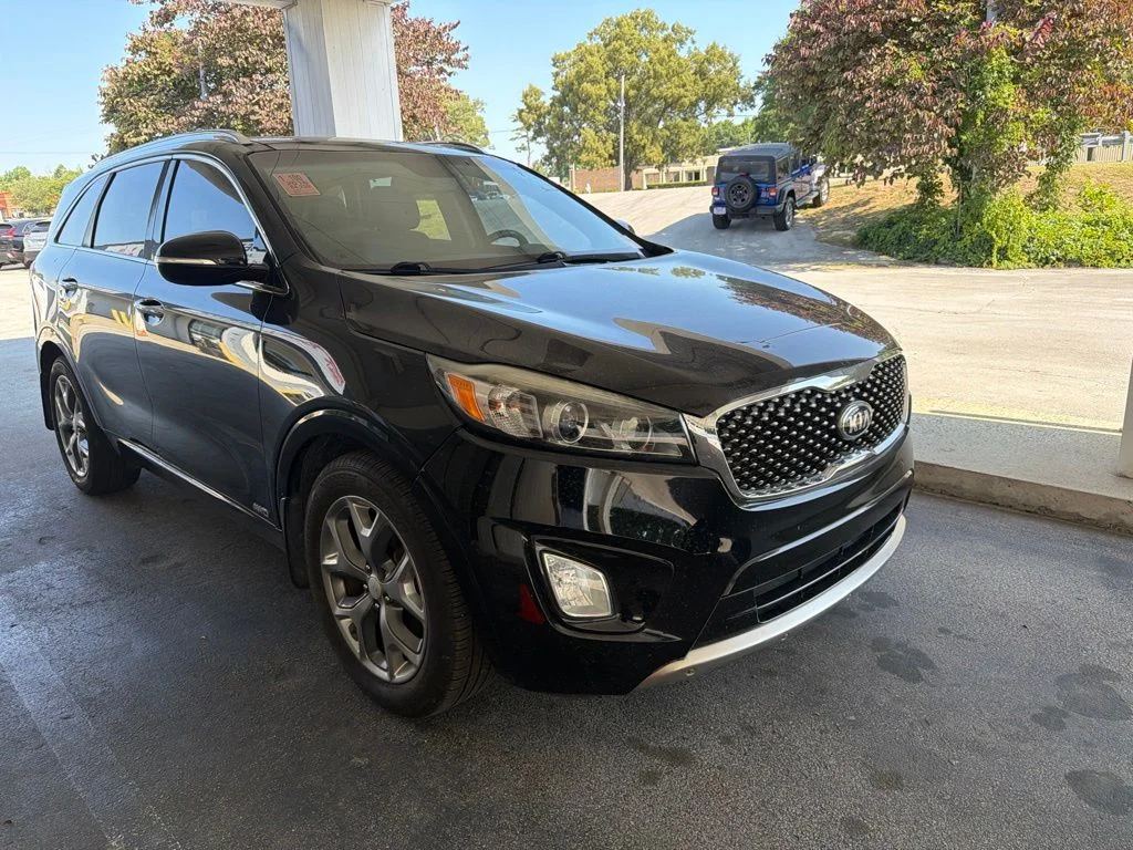 Used 2016 Black Kia SX image 1