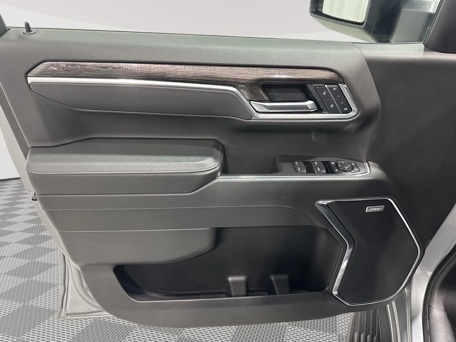 Used 2025 Sterling Gray Metallic Chevrolet LTZ image 21