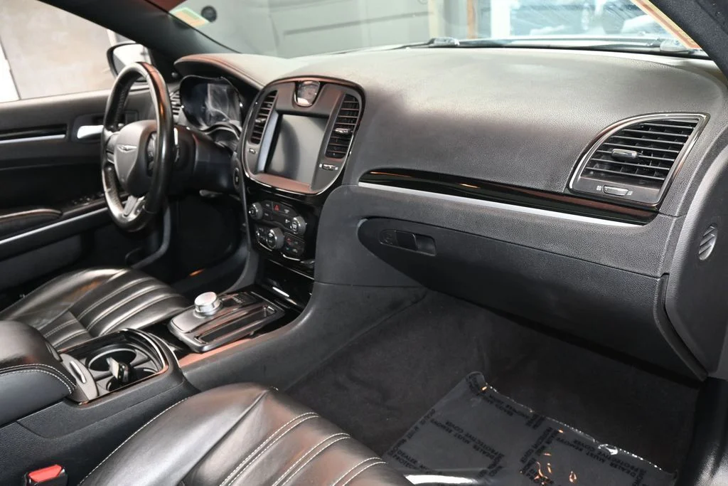 Used 2020 Granite Crystal Metallic Clearcoat Chrysler S image 46