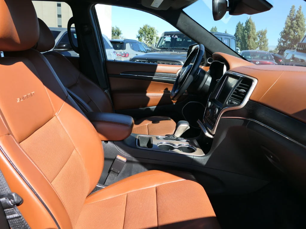 Certified Used 2017 Velvet Jeep Summit image 26