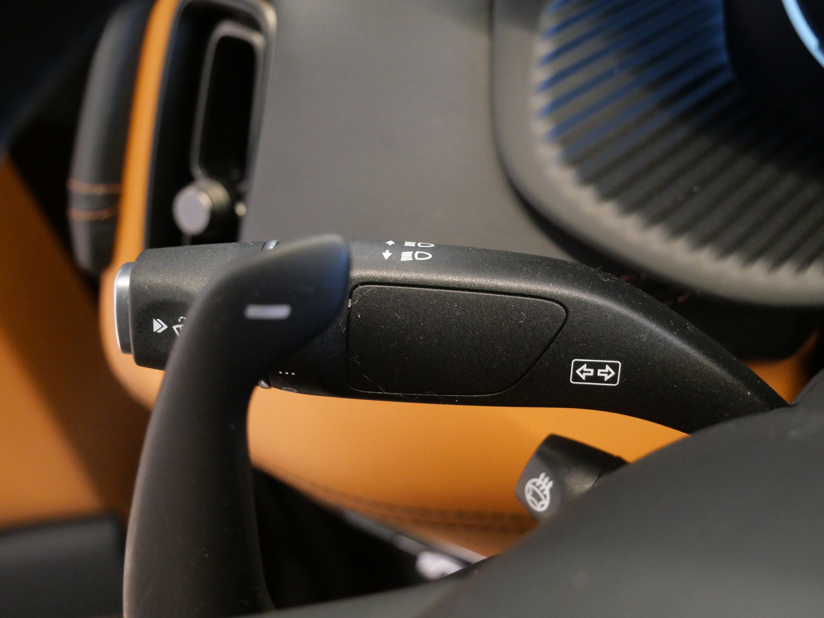 Used 2023 Blue Aston Martin AWD image 41