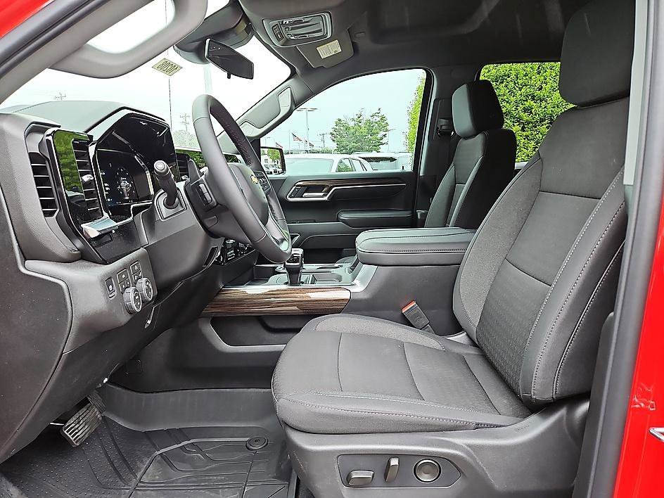 2026 Chevrolet Silverado 1500 LT - Photo 10