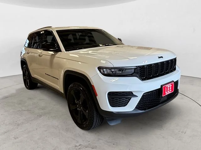 Used 2023 Bright White Clearcoat Jeep Altitude X image 8