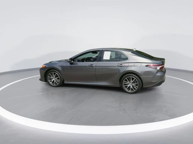 Used 2024  Toyota XLE image 7