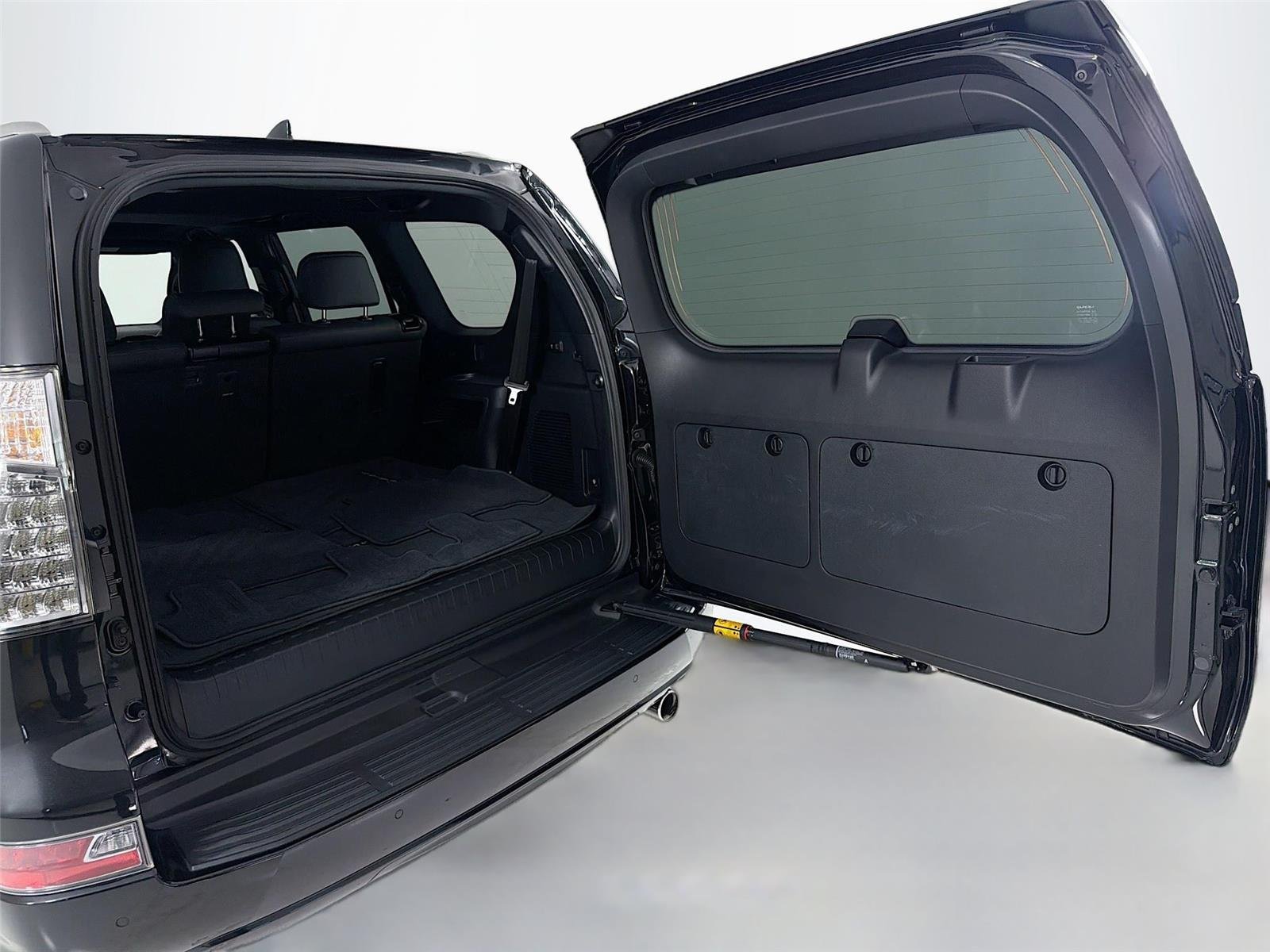 Used 2022 Black LEXUS PREM image 24