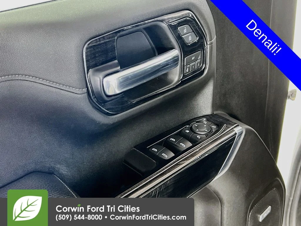 Used 2020  GMC Denali image 12