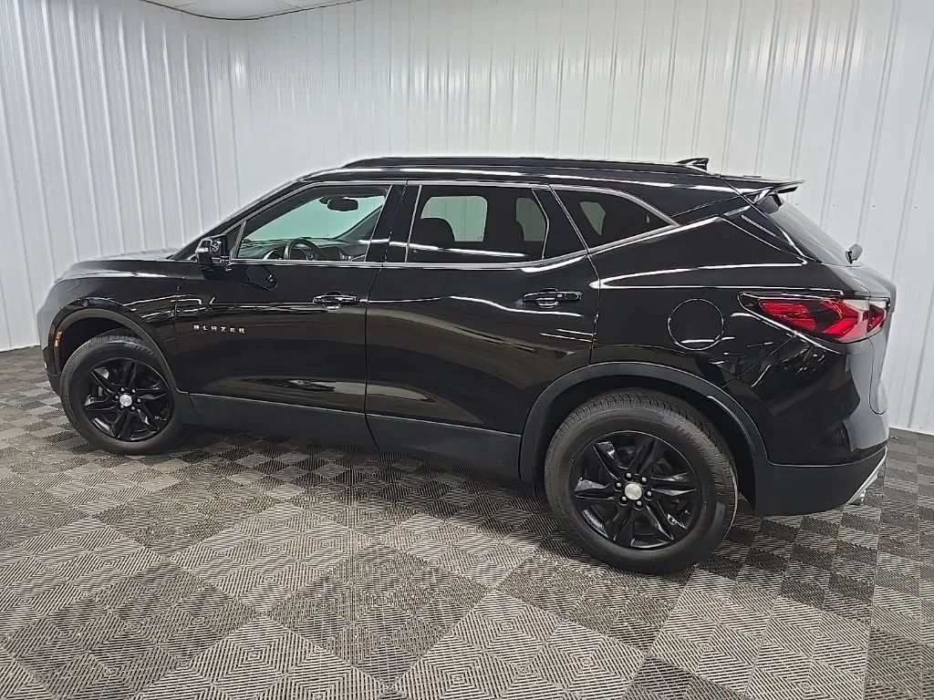 Used 2020 BLACK Chevrolet LT image 4
