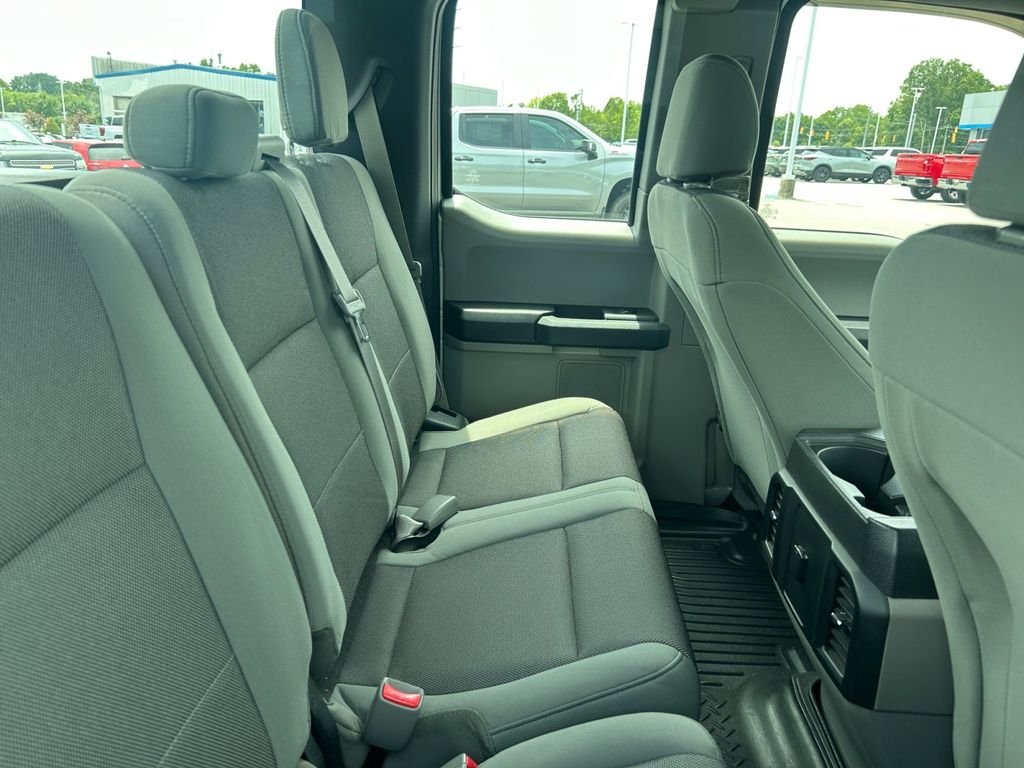 Used 2016 Silver Ford XL image 11