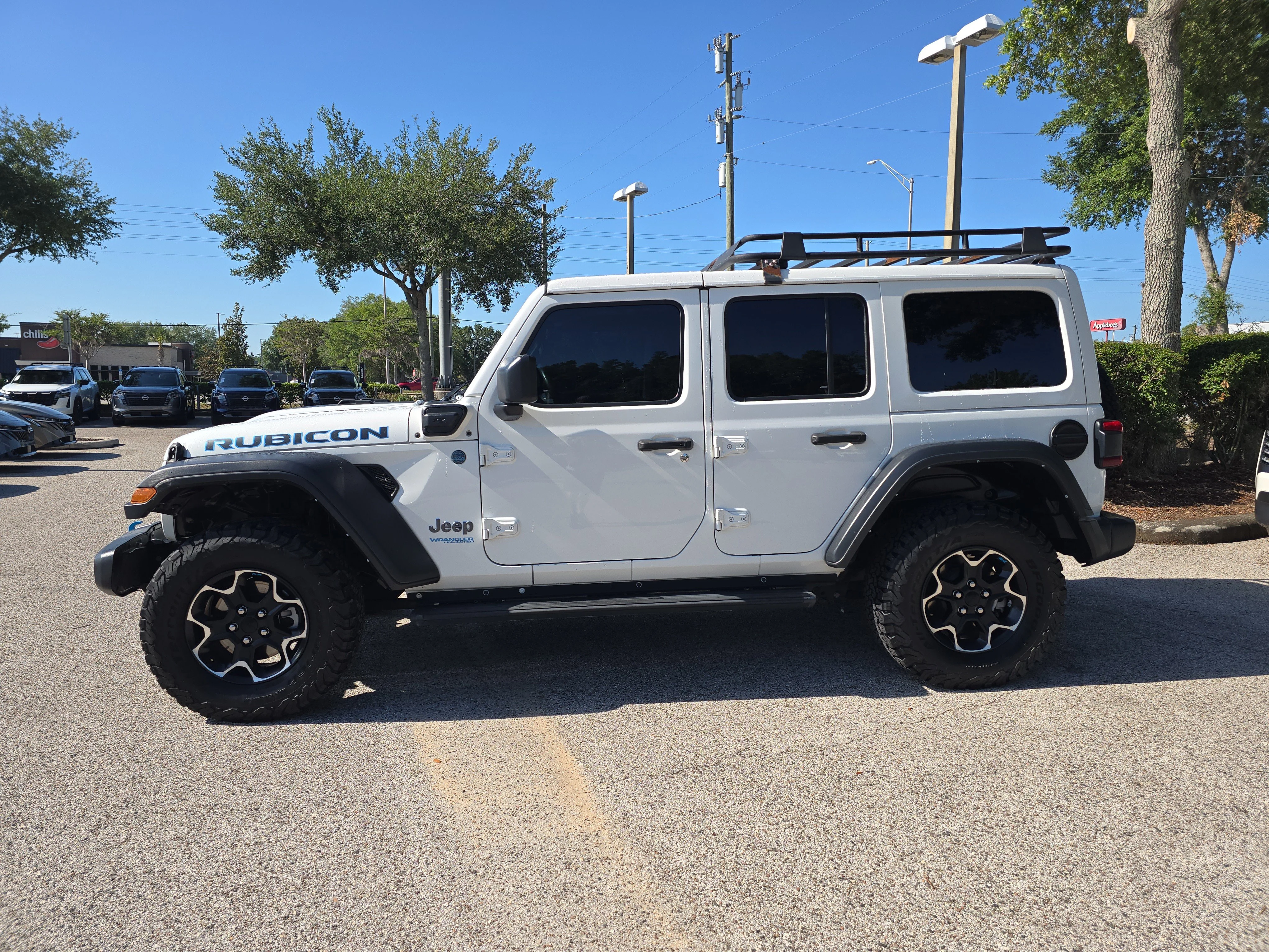 Used 2022 Bright White Clearcoat Jeep Unlimited Rubicon image 5