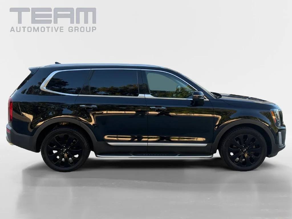 Used 2021 Black Kia S image 8