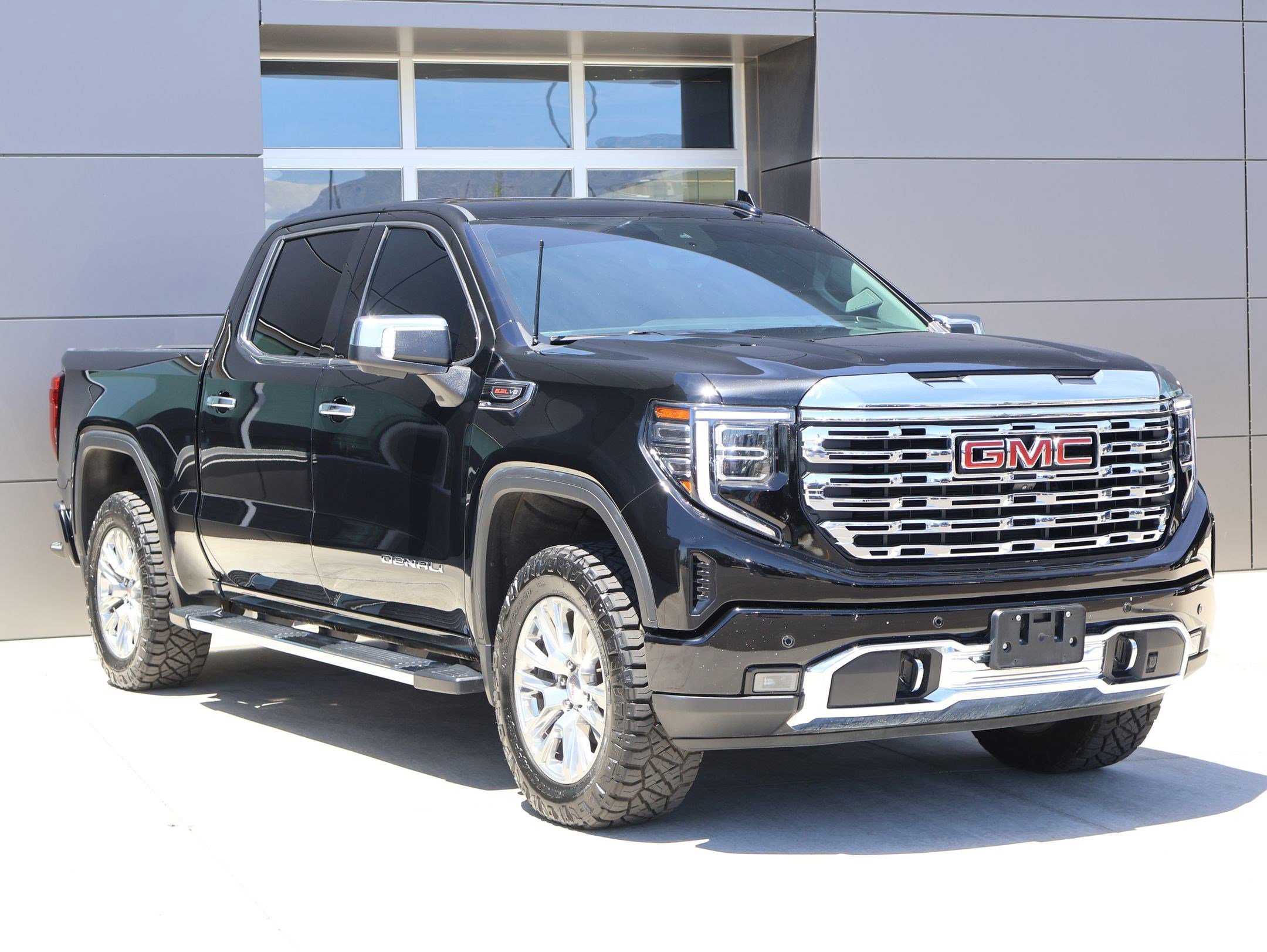 Used 2023 Onyx Black GMC Denali image 3