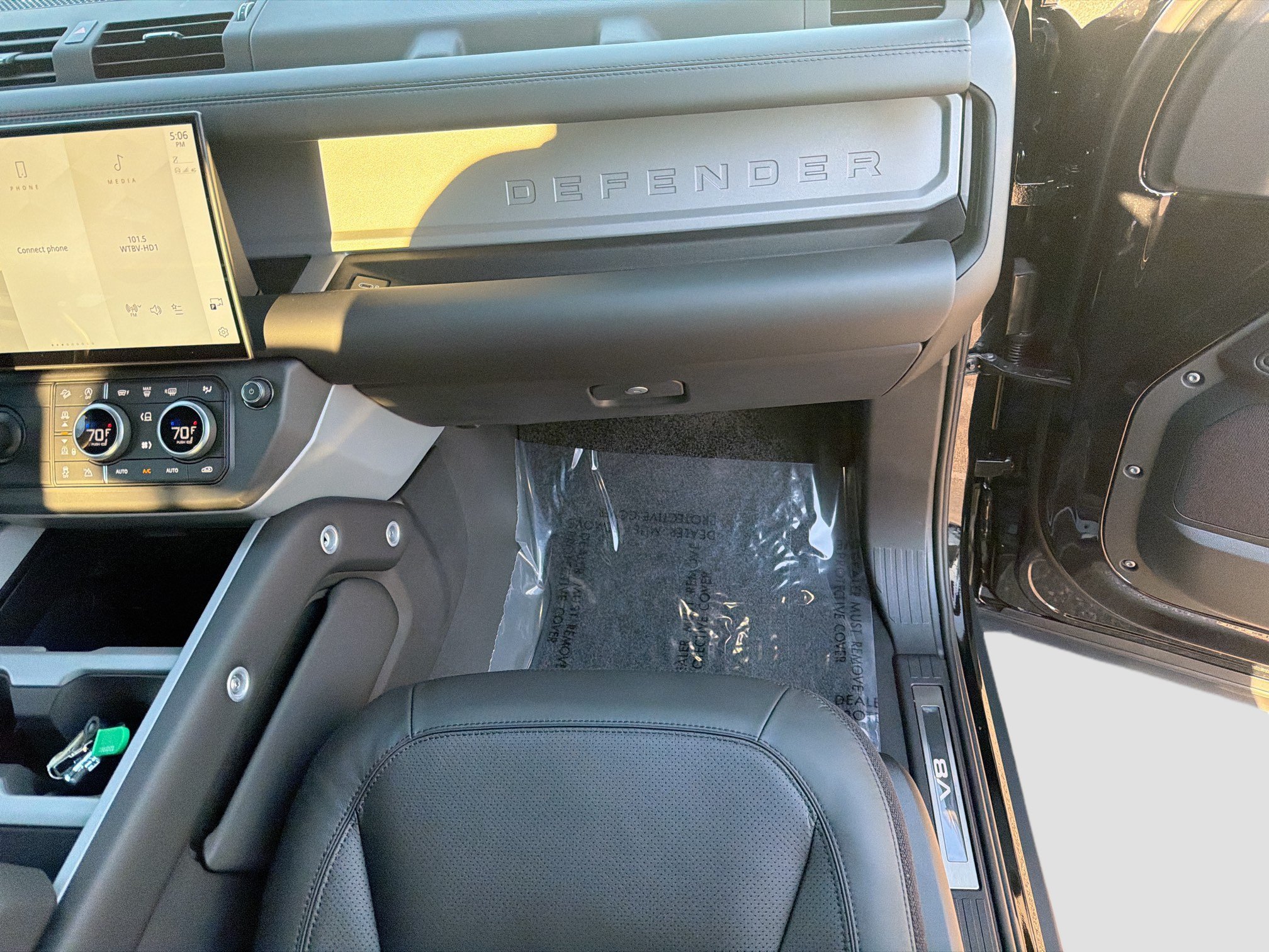 2026 Land Rover Defender V8 - Photo 17