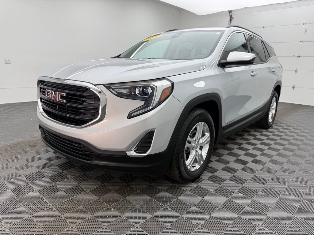 Used 2020 Silver GMC SLE image 13