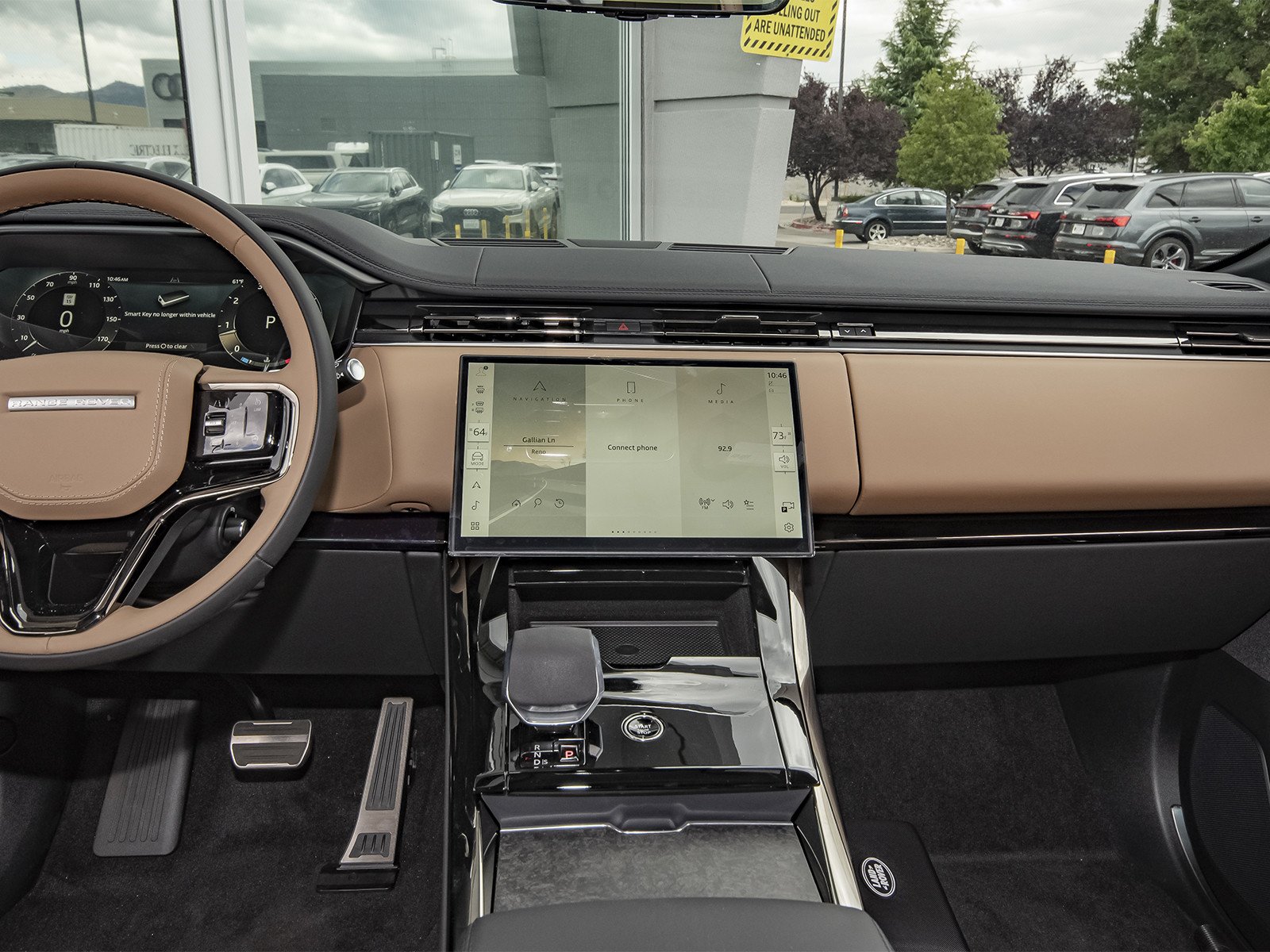 New 2026 Santorini Black Land Rover Dynamic SE image 24