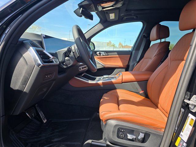 New 2026 Black Sapphire Metallic BMW xDrive50e image 43