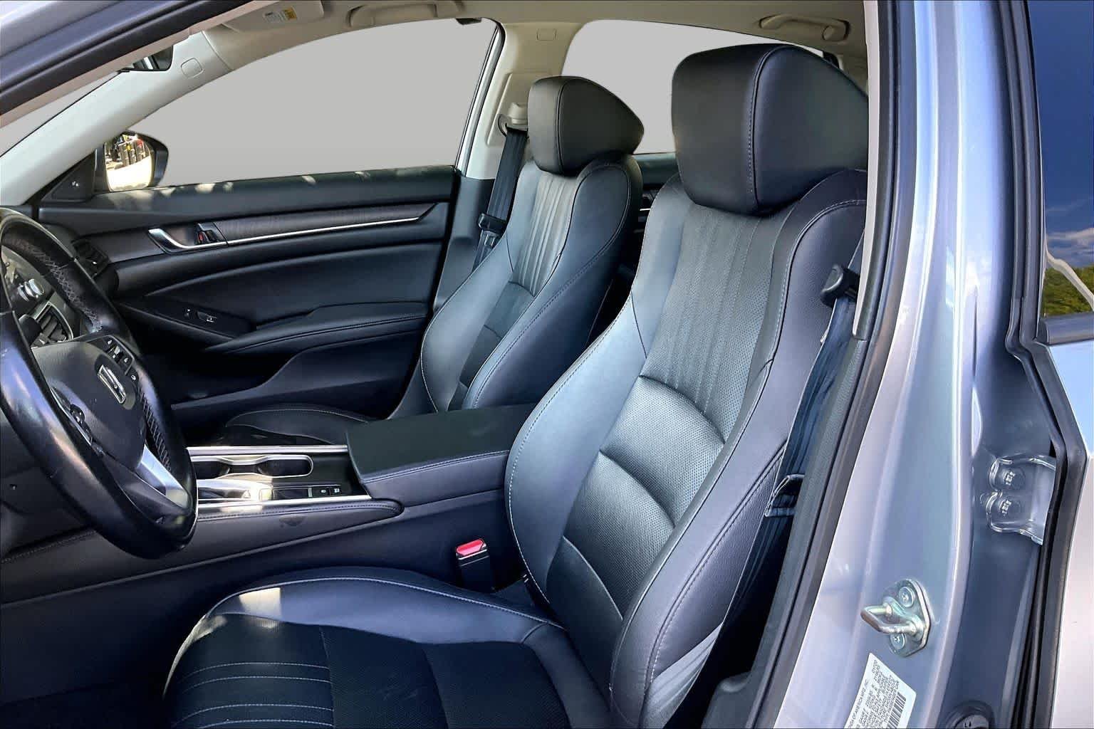 Used 2020 Lunar Silver Metallic Honda EX-L image 8