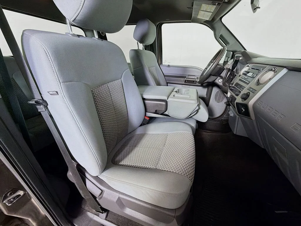 Used 2015  Ford Lariat image 23