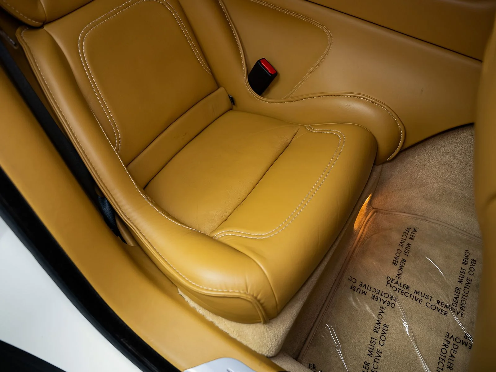 Used 2015 White Aston Martin Base image 37