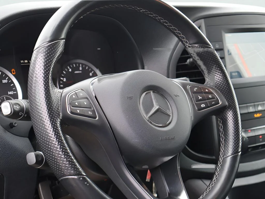 Used 2023  Mercedes-Benz Passenger image 19