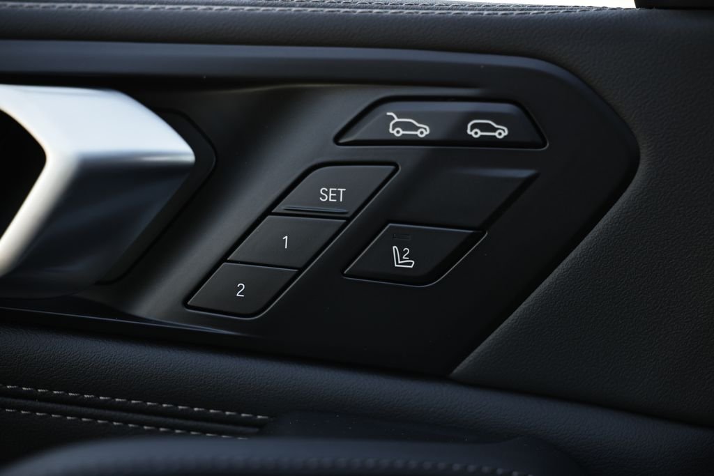 New 2027 Carbon Black Metallic BMW xDrive40i image 15