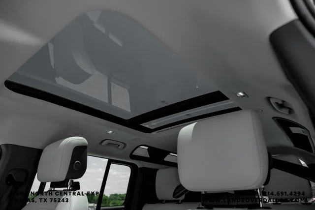 New 2026 Santorini Black Land Rover S image 24