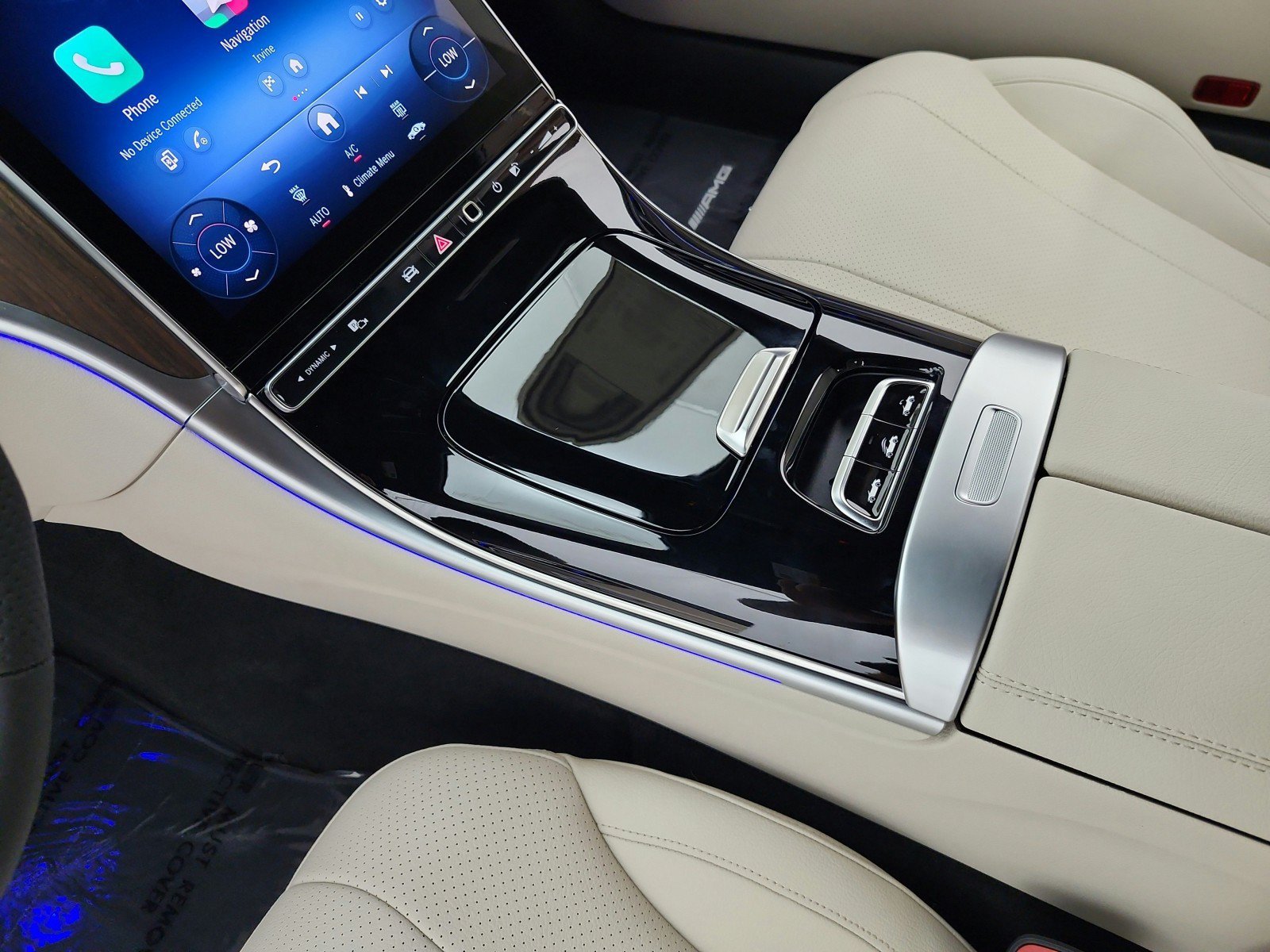 New 2026 MANUFAKTUR Moonlight White Metallic Mercedes-Benz CLE 450 4MATIC® Cabriolet image 24