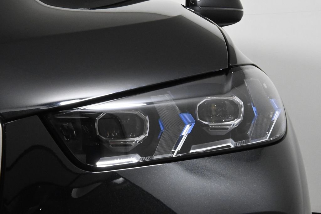 Used 2026 Black BMW xDrive40i image 11