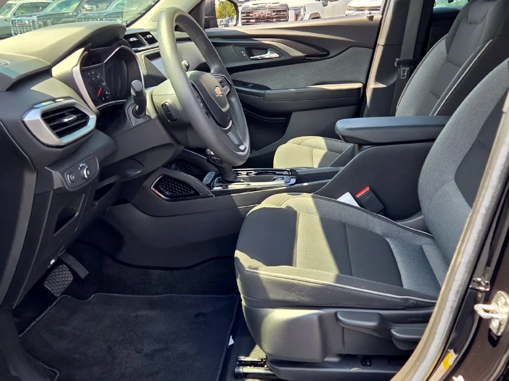 Used 2022 Mosaic Black Metallic Chevrolet LS image 5