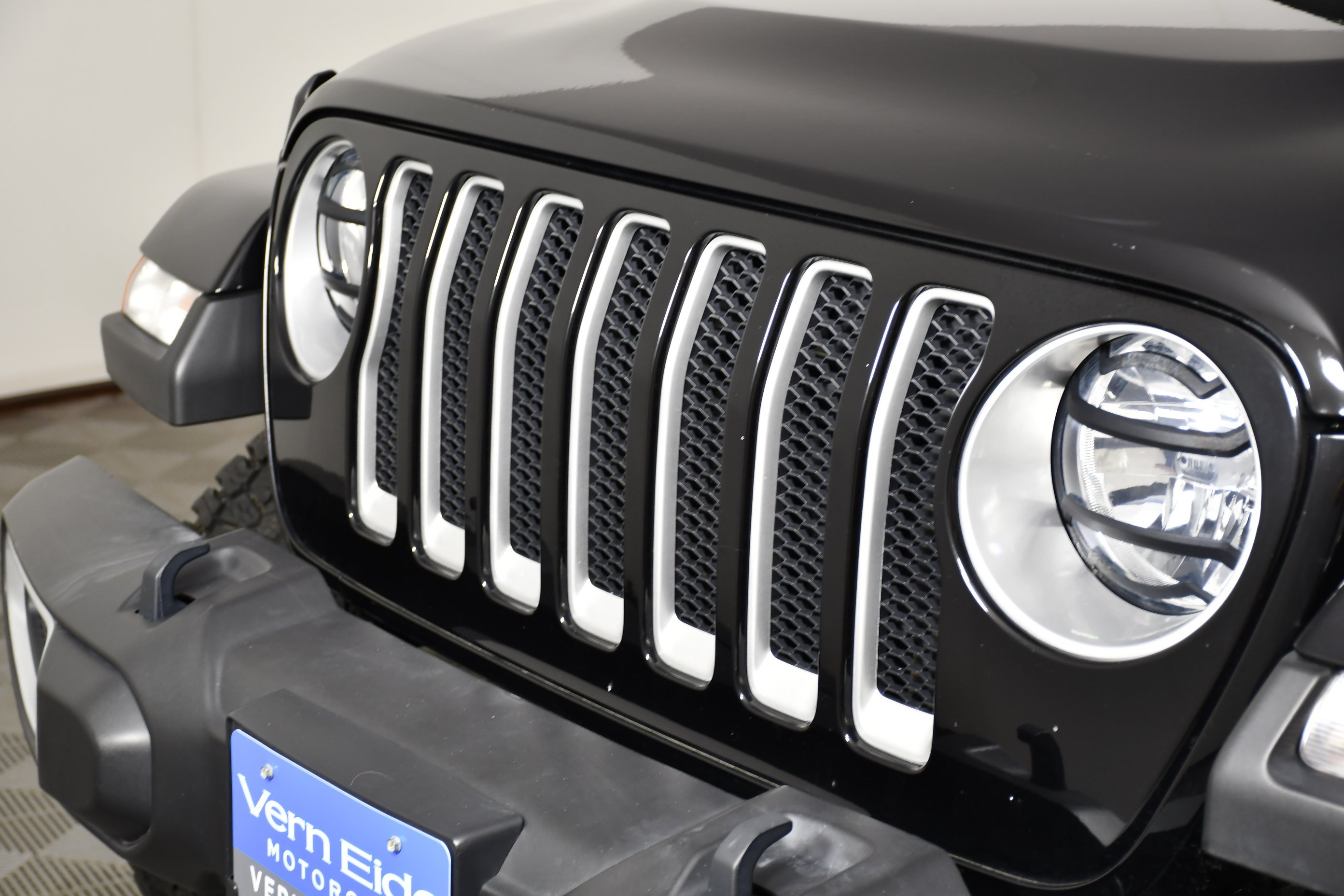 Used 2021 Black Clearcoat Jeep Unlimited Sahara image 11