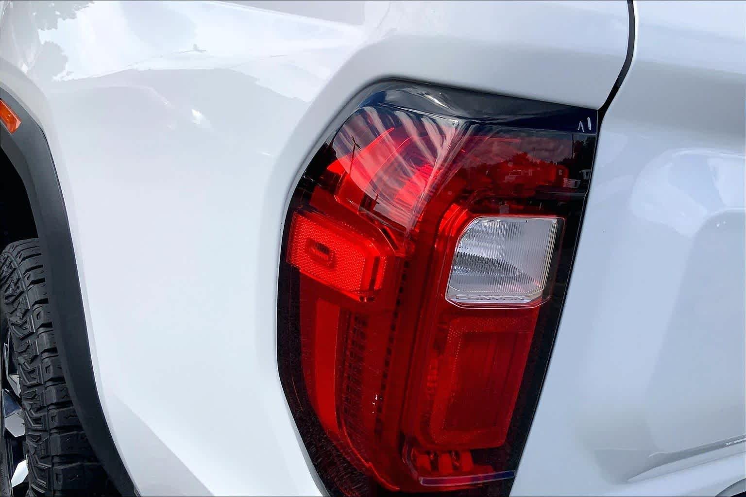 Used 2024 Summit White GMC 4WD AT4X image 27
