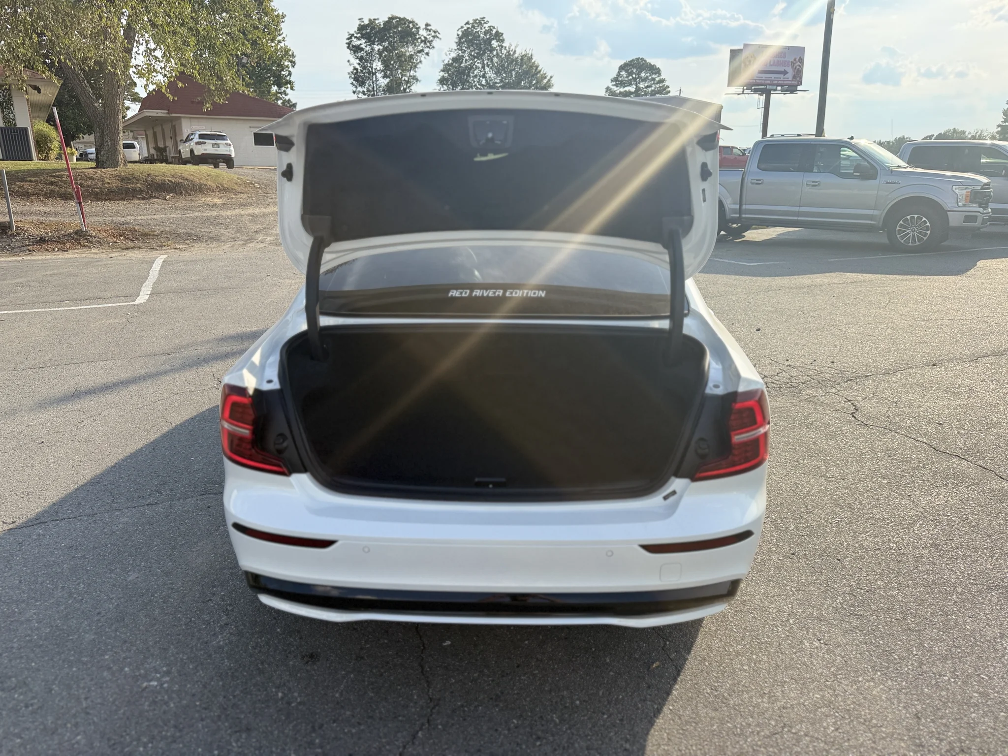 Used 2024 Crystal White Metallic Volvo Plus Black Edition image 19