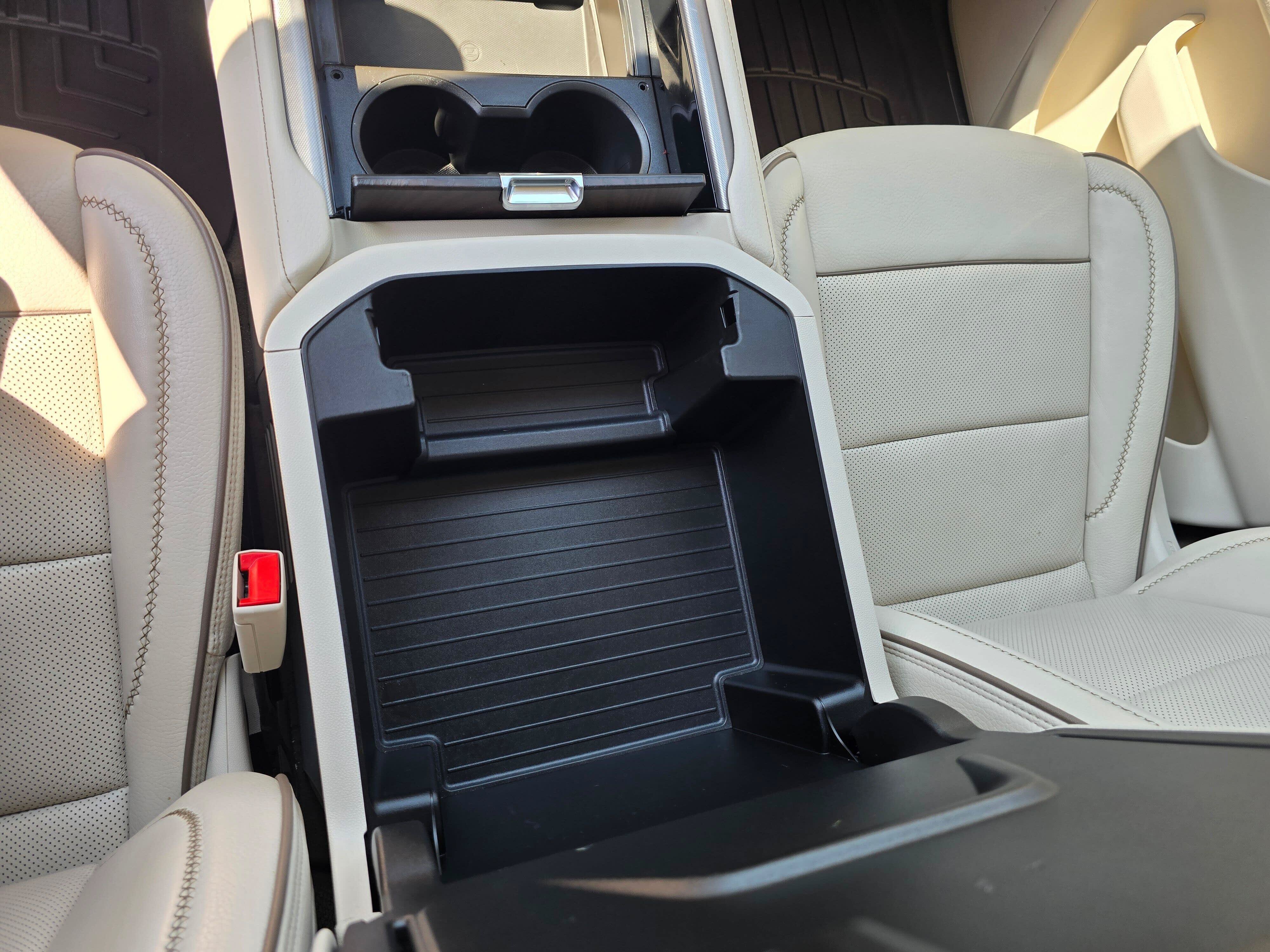 Used 2024 White Frost Tricoat GMC Denali image 24