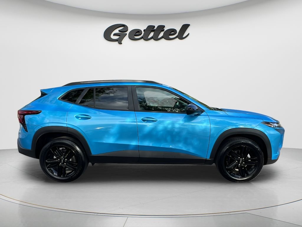 2025 Chevrolet Trax Activ - Photo 4