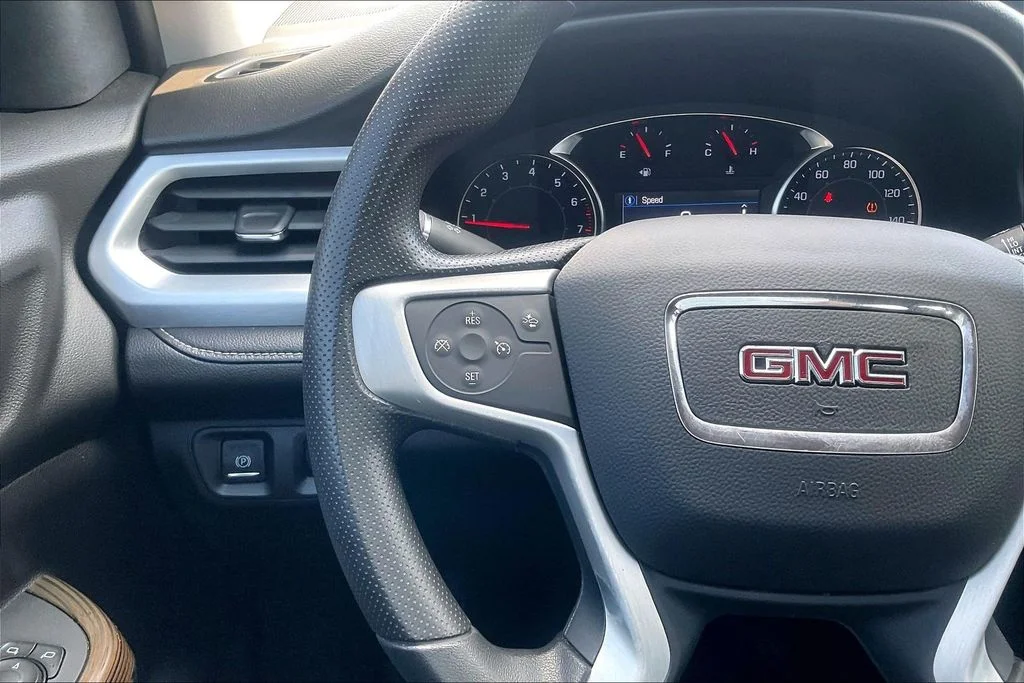 Used 2023 Volcanic Red GMC SLE image 17