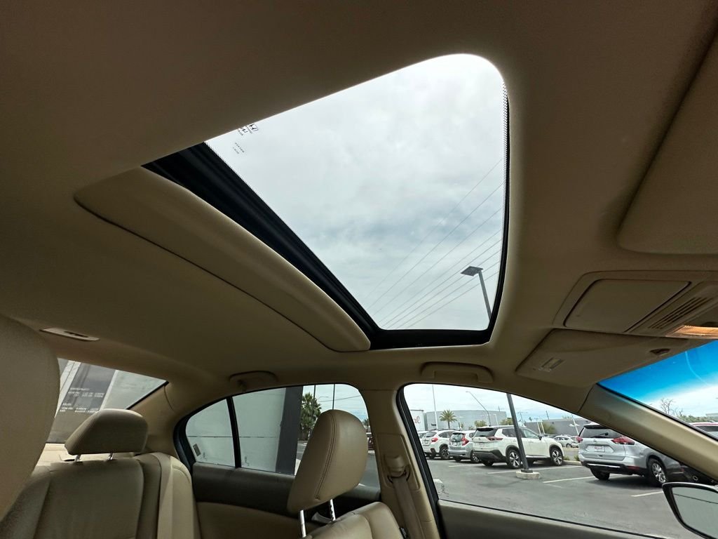 Used 2010 Silver Honda EX-L image 19