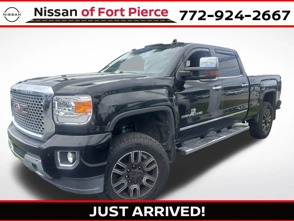 2015 GMC Sierra 4WD Crew Cab Standard Box SRW's photo