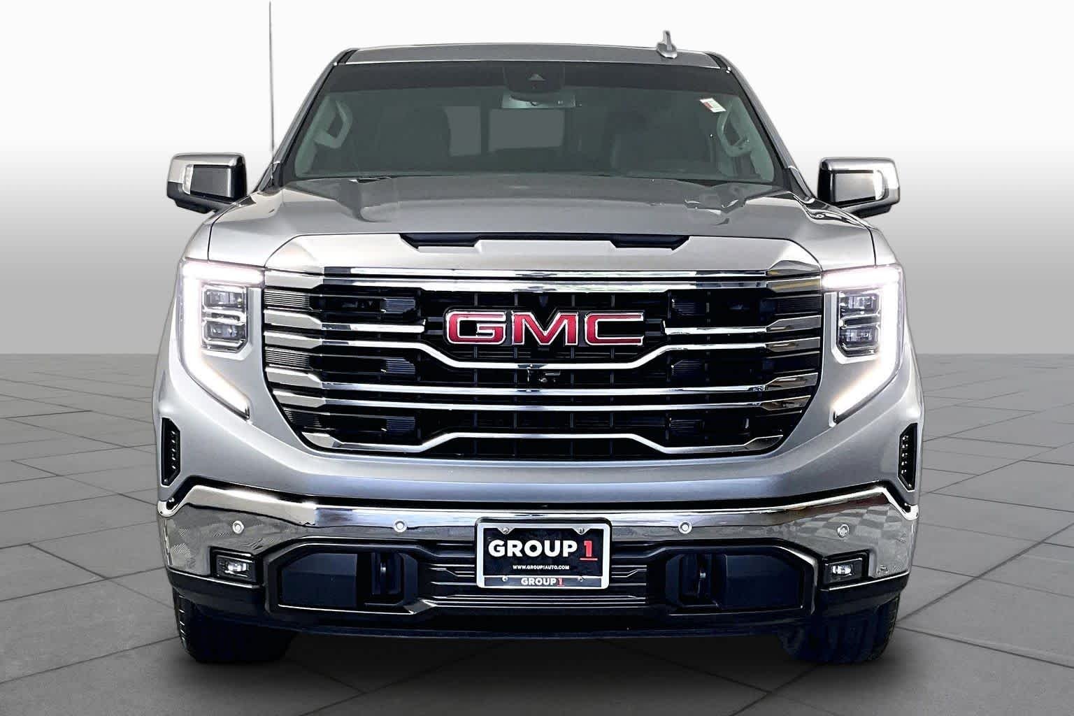 Used 2023 Sterling Metallic GMC SLT image 4