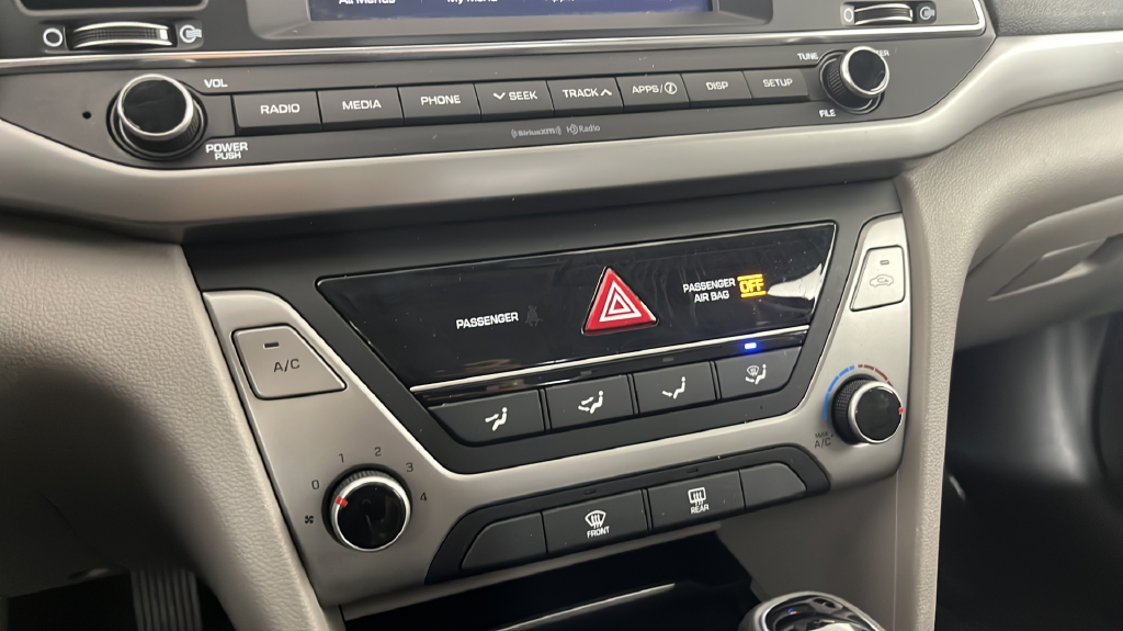 2018 Hyundai Elantra SE - Photo 42